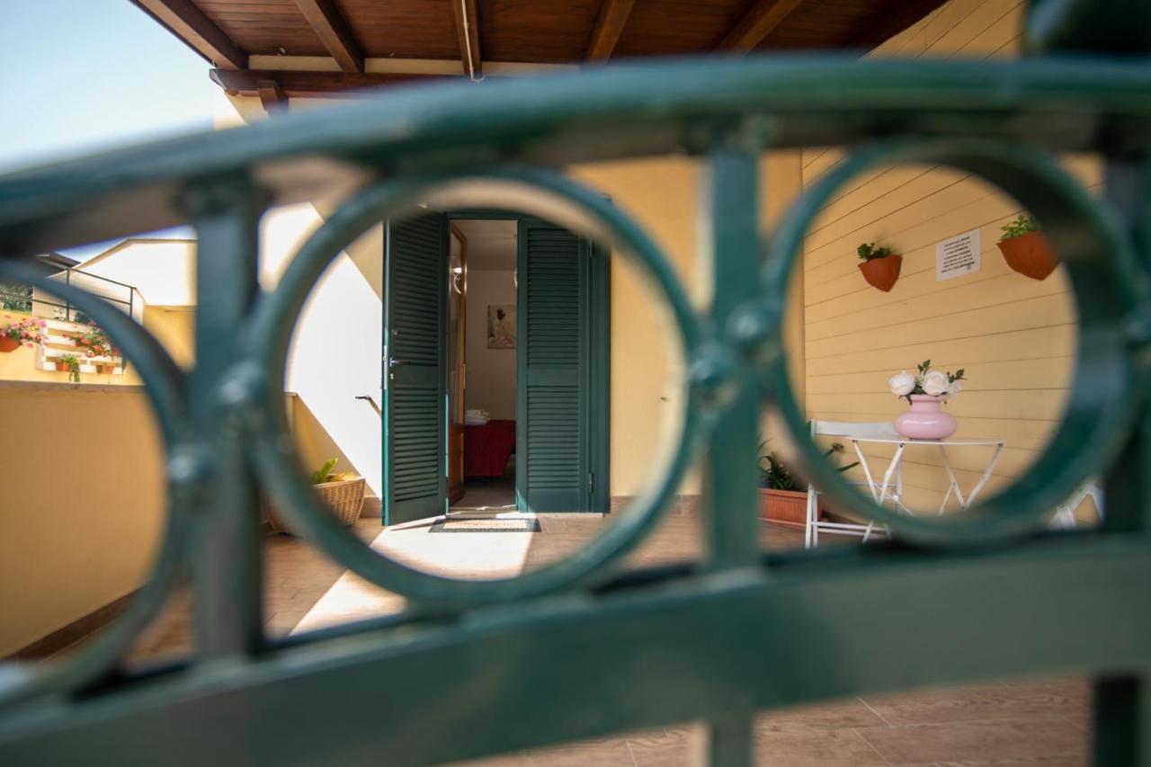 Royal Rooms Terracina Eksteriør billede