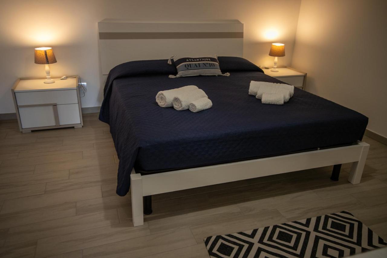 Royal Rooms Terracina Eksteriør billede