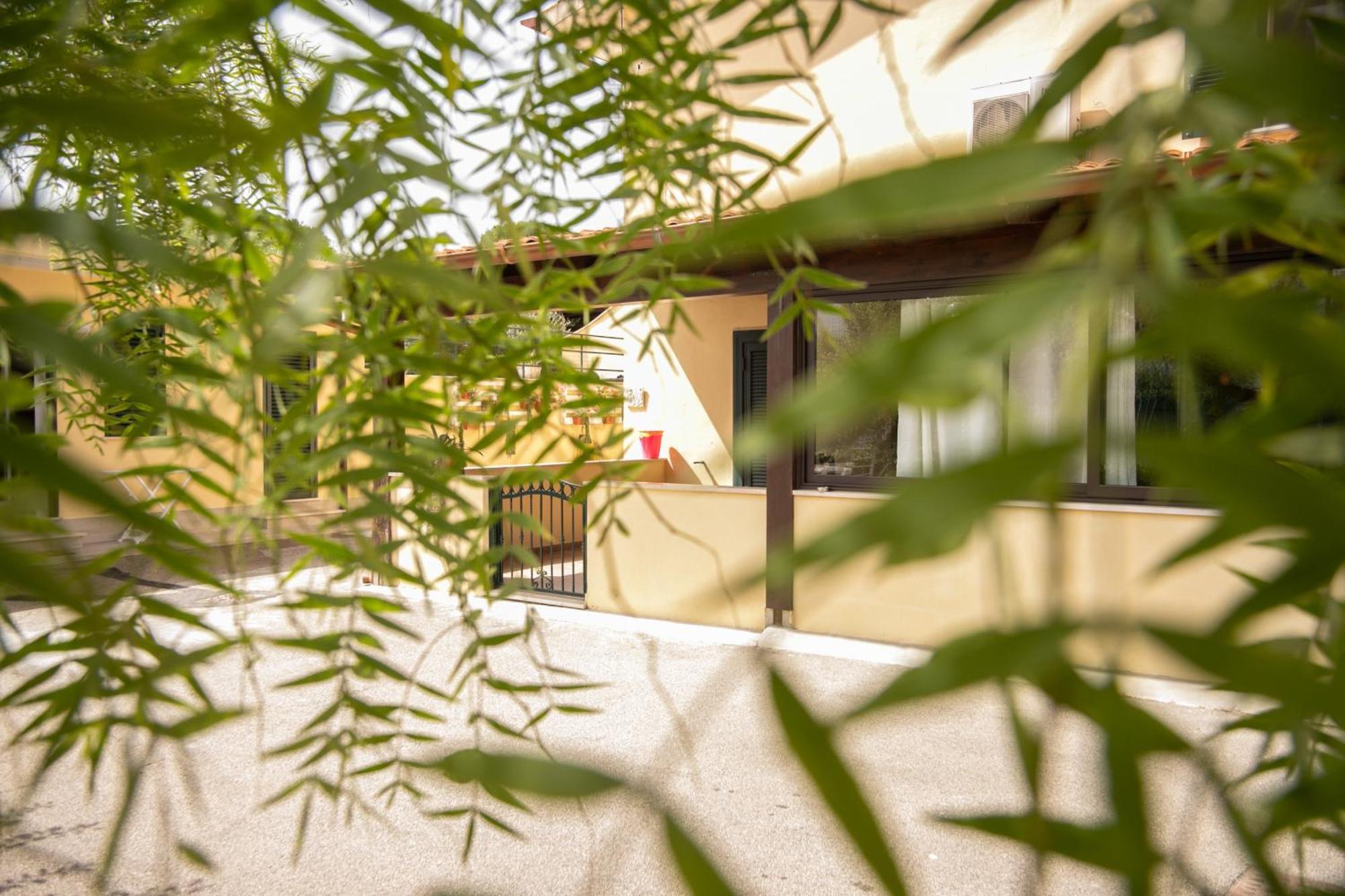 Royal Rooms Terracina Eksteriør billede